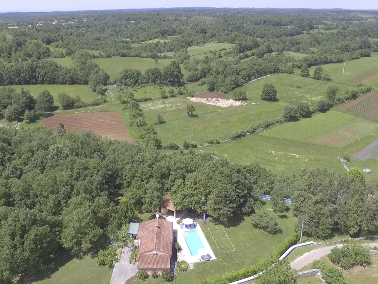 Landgut "Fragola" mit Blick auf die Berge-Draußen
