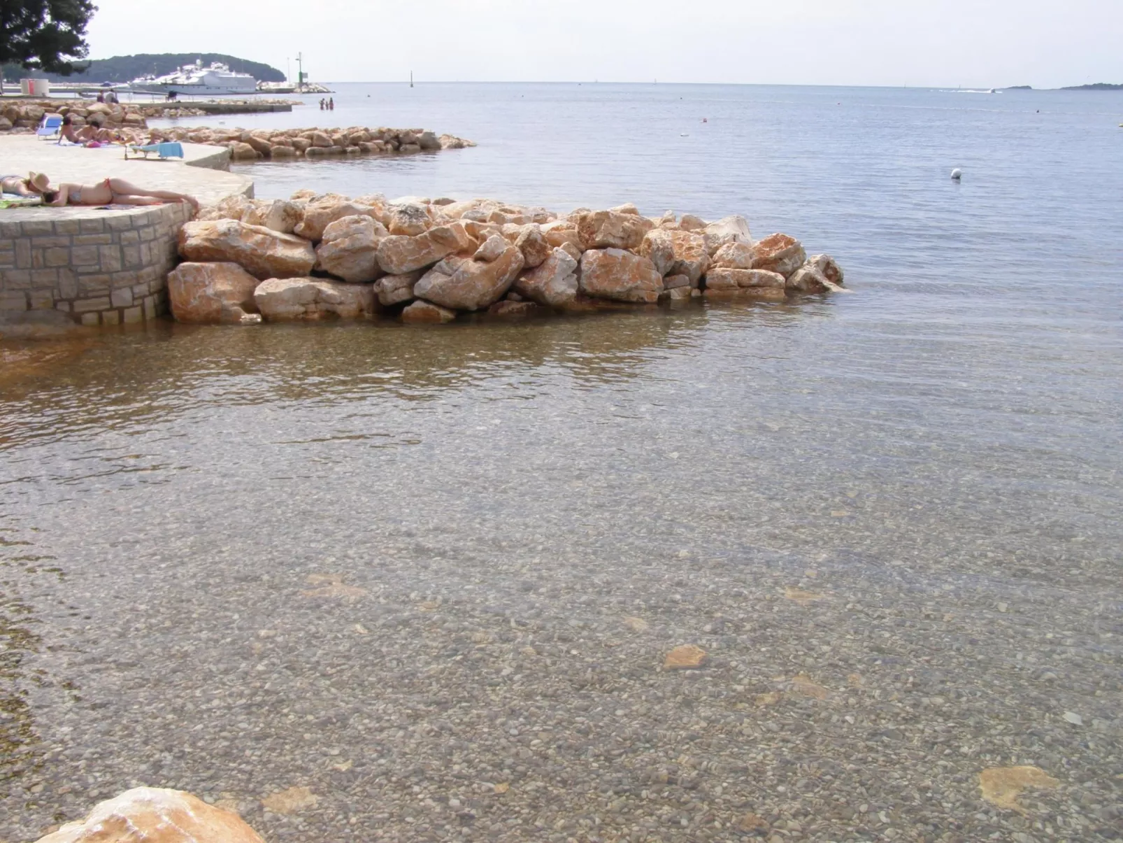 Freistehender Bungalow Perla mit Garten und Grill-Draußen