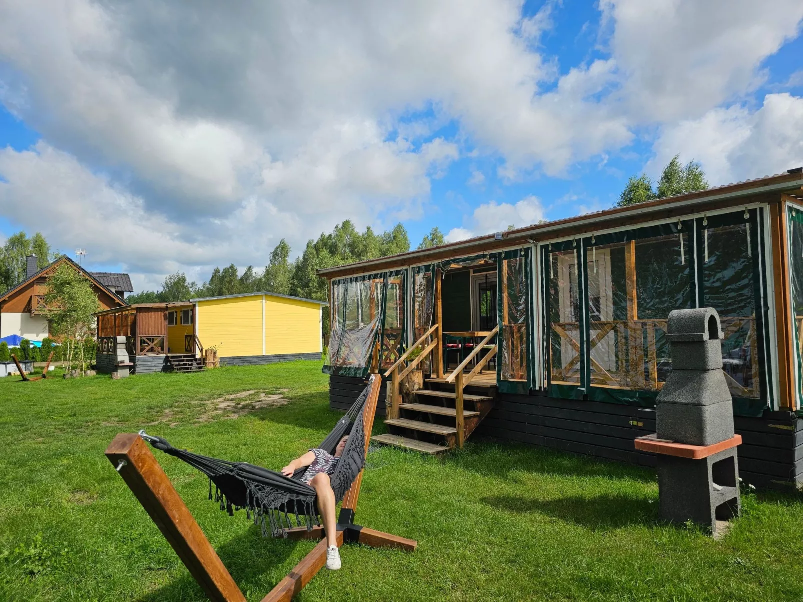 Ganzjährig bewohnbares Ferienhaus - grün-Draußen