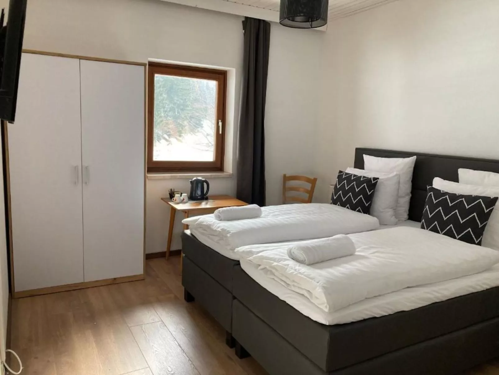 Wohnung mit Balkon und 2 Schlafzimmer-Drinnen