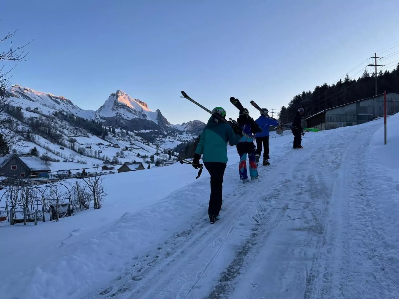 Modern kompakt Speer-Outside