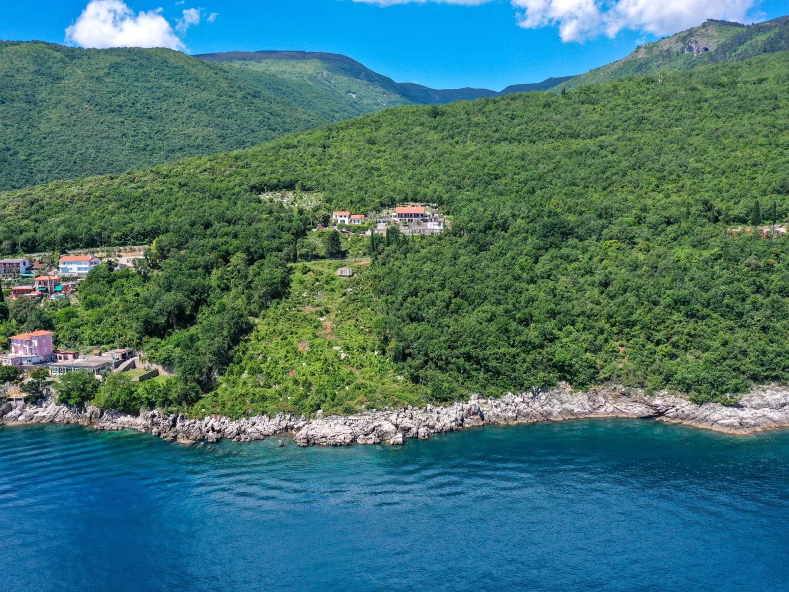 Ferienvilla mit Whirlpool-Draußen