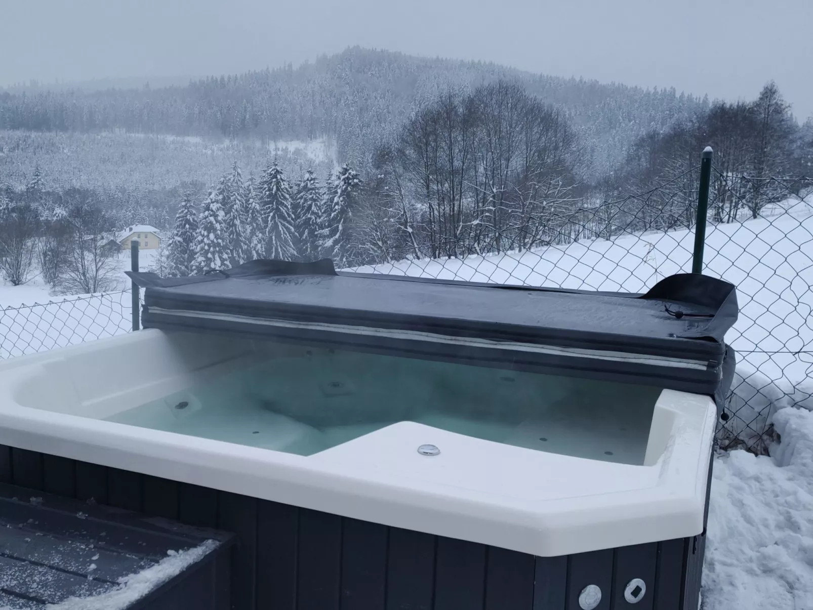Modernes Ferienhaus in Kiczora mit Großem Garten - Draußen