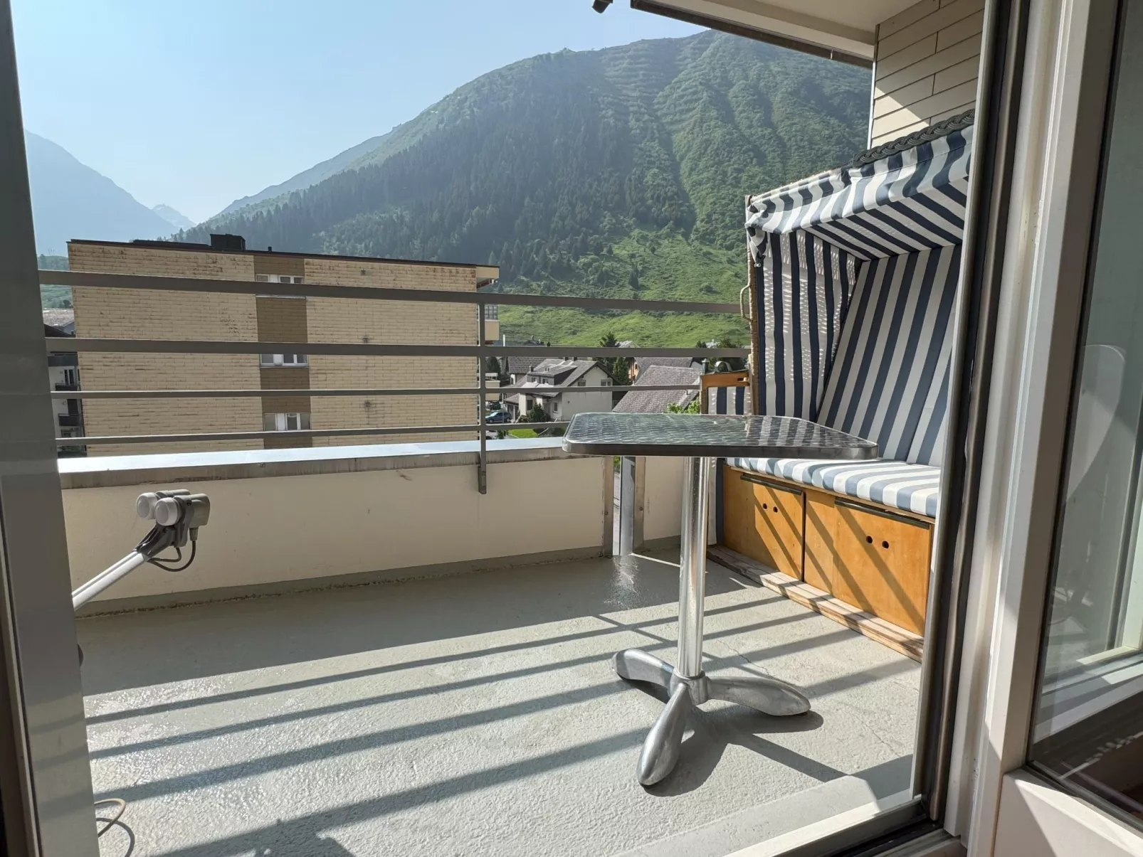 Modern eingerichtete Ferienwohnung in Andermatt-Draußen