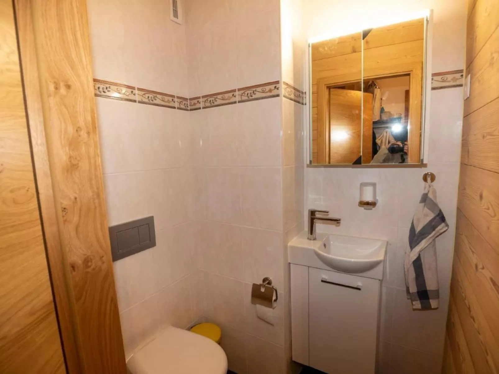 3 Zi FeWo App 23. Le Miroi an Skipiste-Drinnen