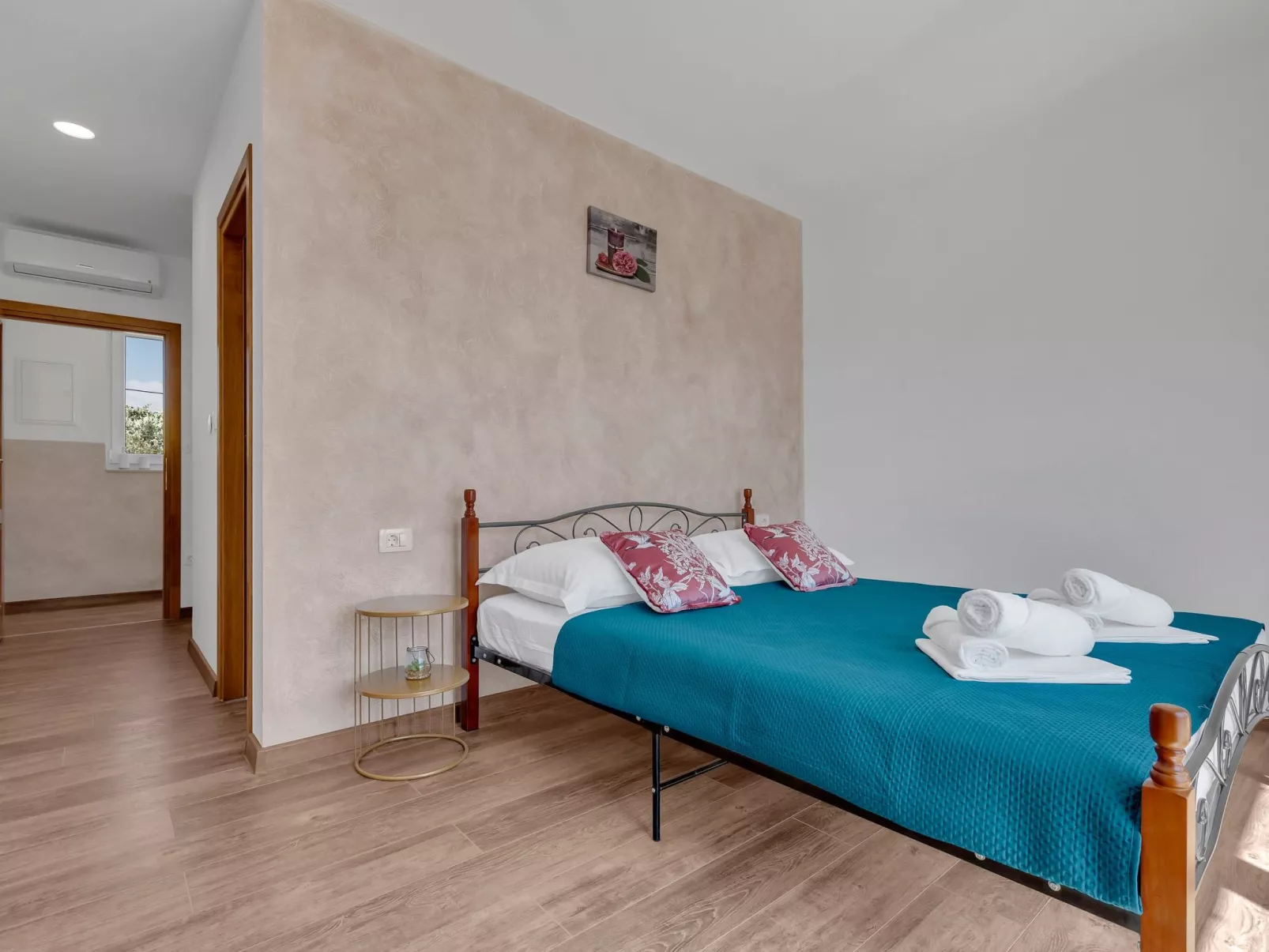 Alleinstehende Villa Slime mit Pool und Garten-Inside