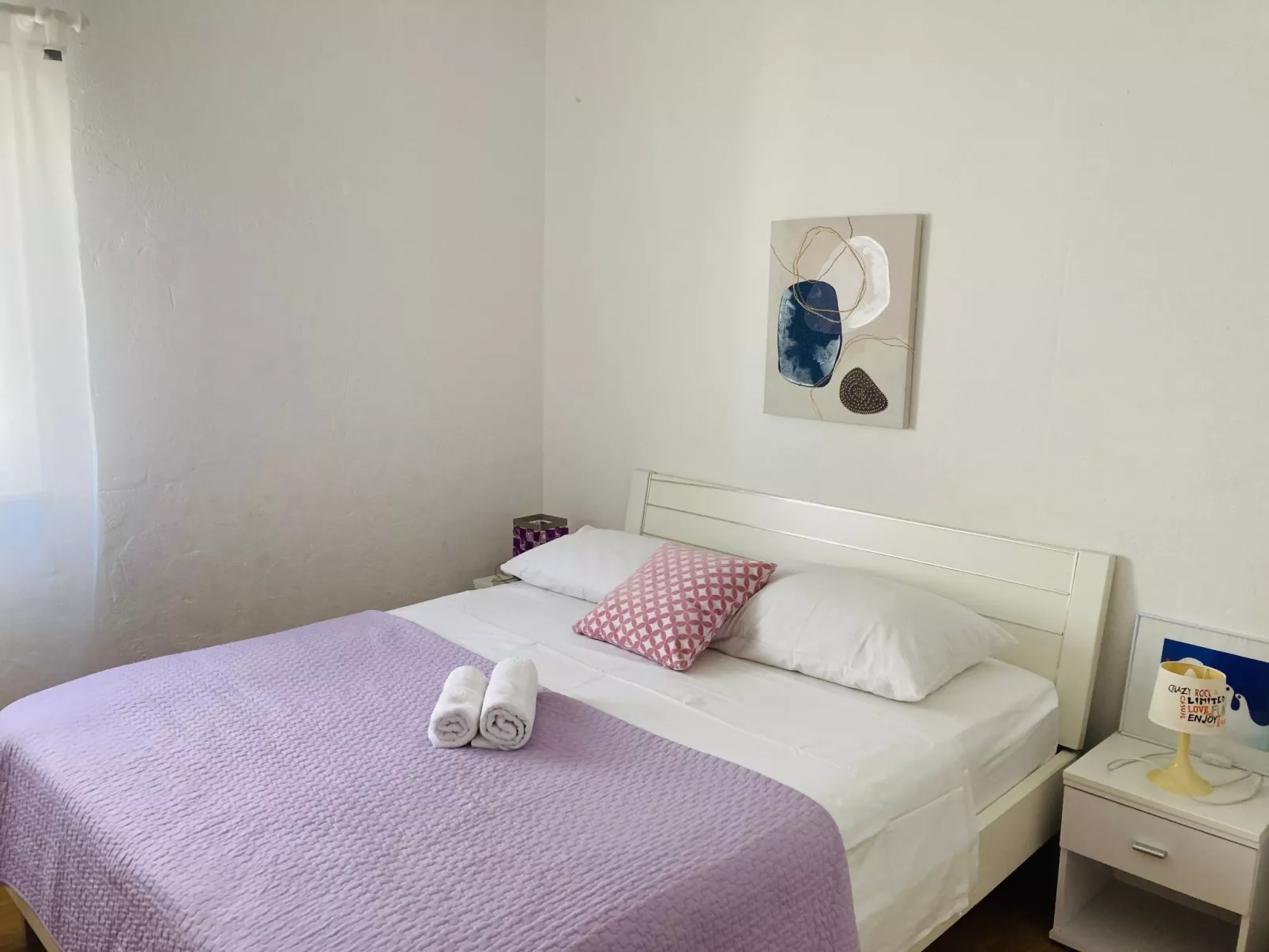 In Povlja mit gemeinschaftlichem Parkplatz-Dedans