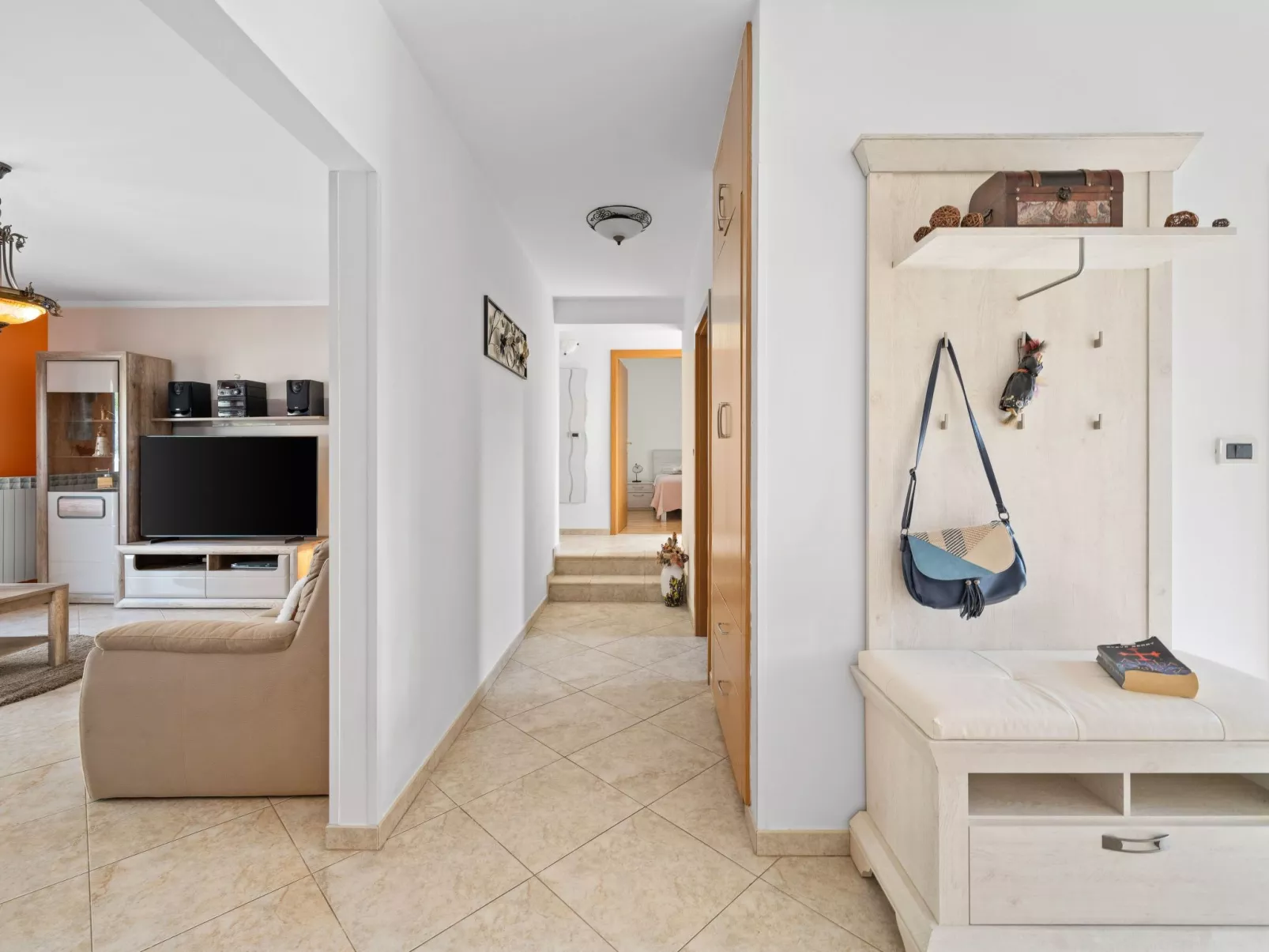 Haus Dodo, Oase im Grünen-Drinnen