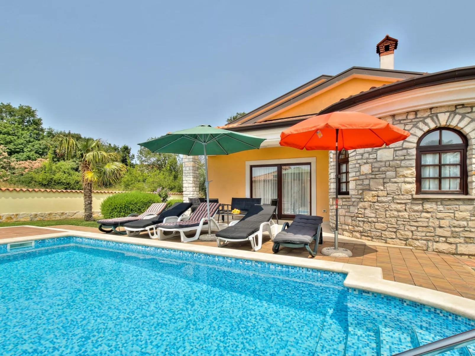 Schöne Ferienvilla Morena mit Pool-Dehors