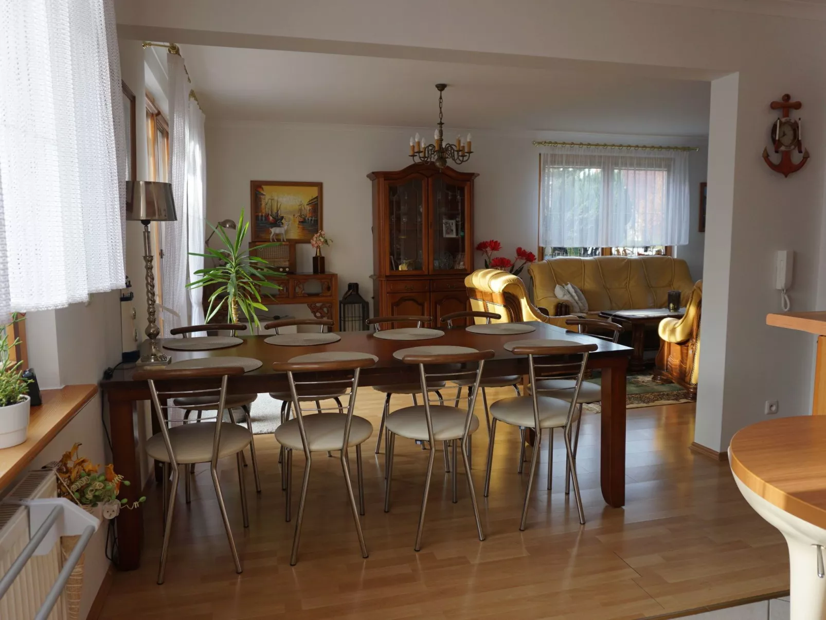 Für max. 6 Personen einschließlich 2 Kinder-Inside