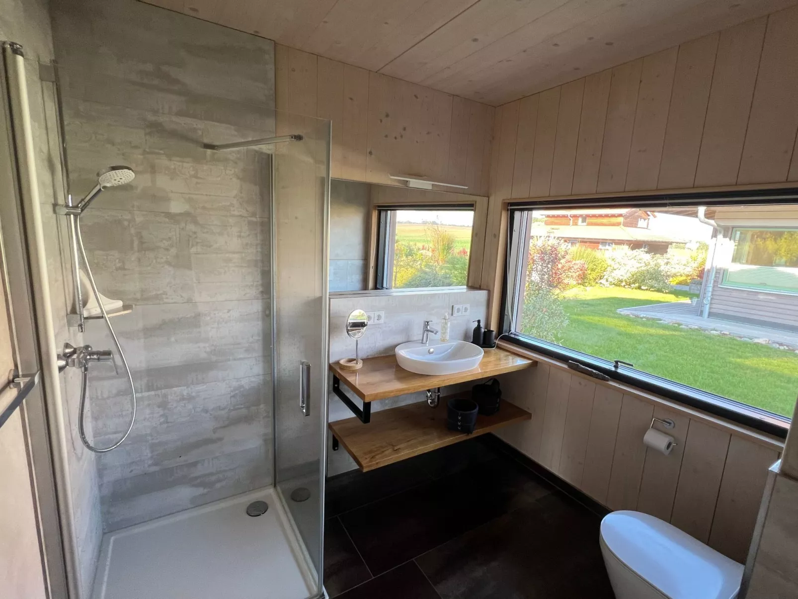 Meera Bio Holzhaus-Drinnen