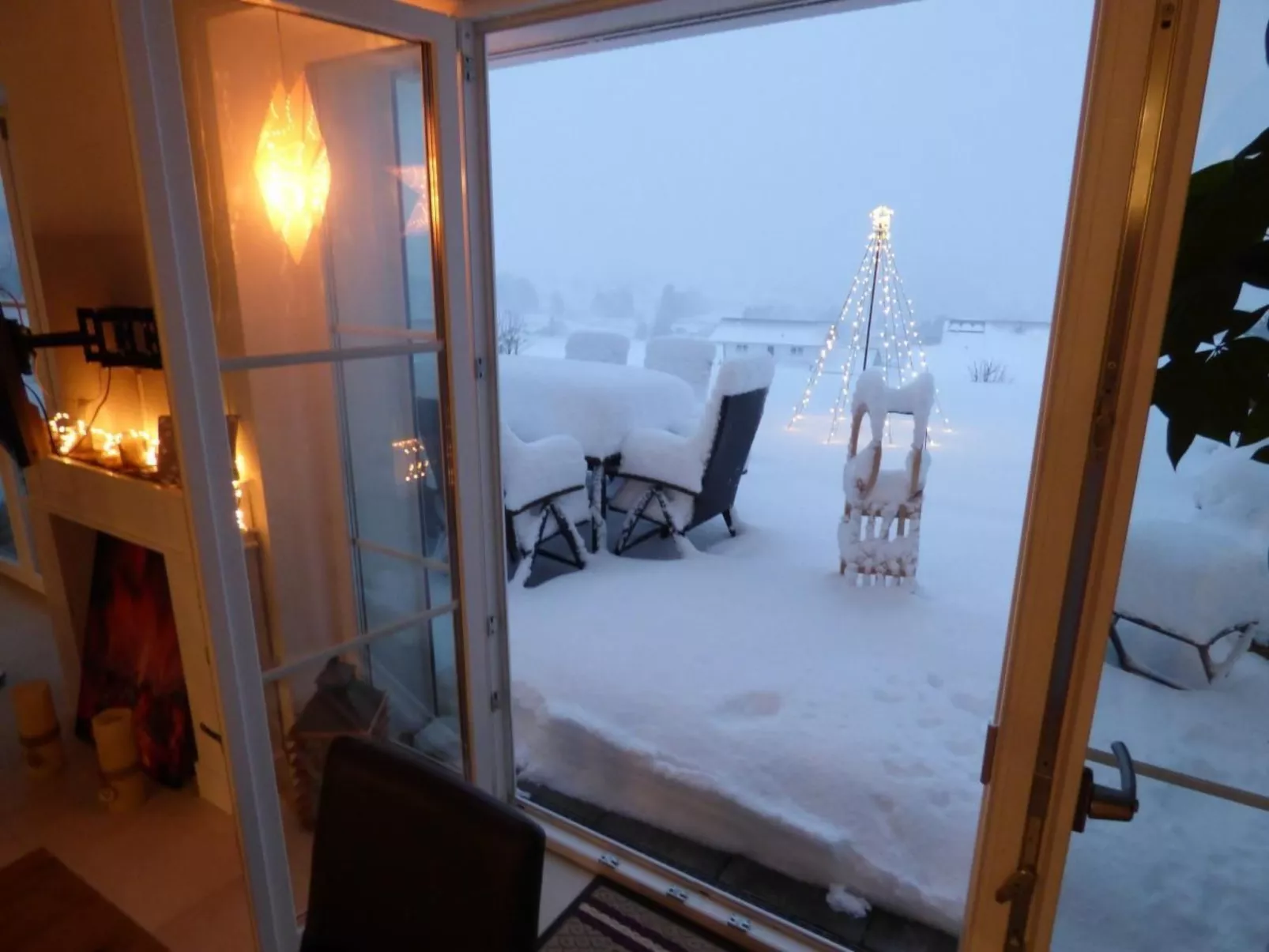 Mit Blick auf das Wasser-Outside