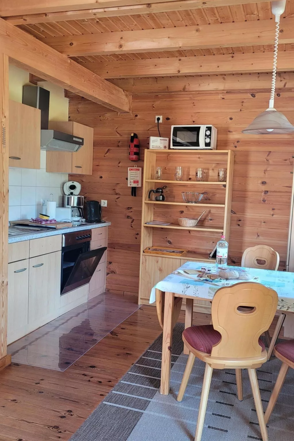 Mit Terrasse-Drinnen