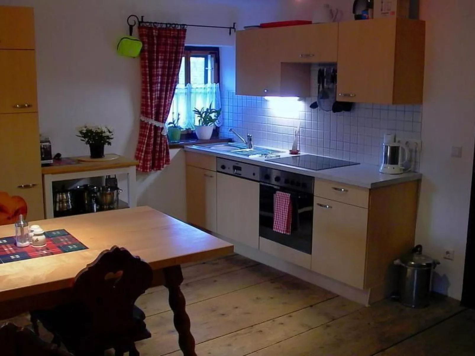 Große Wohnung im ersten Stock, mit großem Garten-Inside