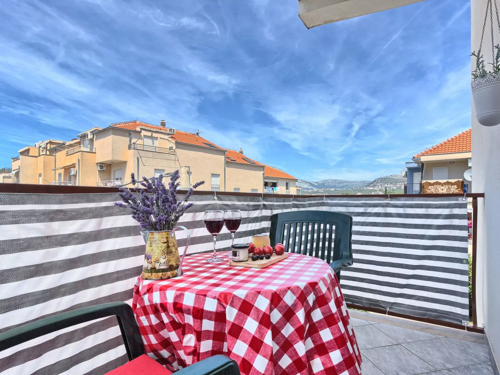 Gemütliches Studio mit Balkon-Draußen