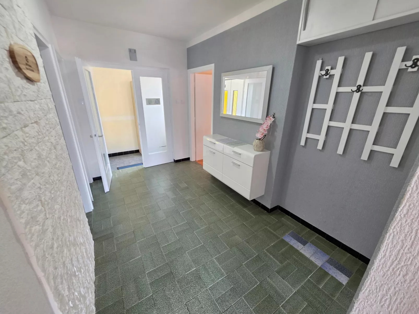 Wohnung für 4 Pers. mit Balkon, tolle Lage-Drinnen