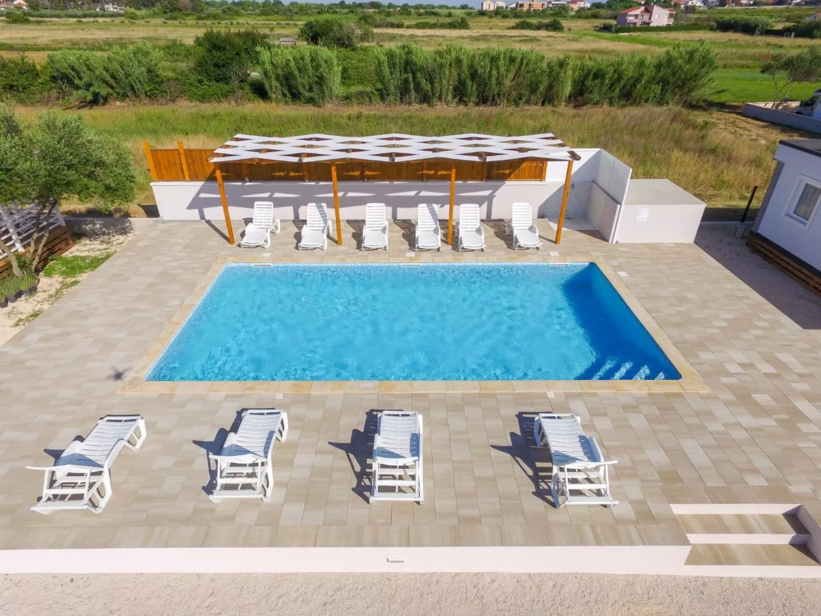 Wohnung mit Blick auf das Wasser-Draußen