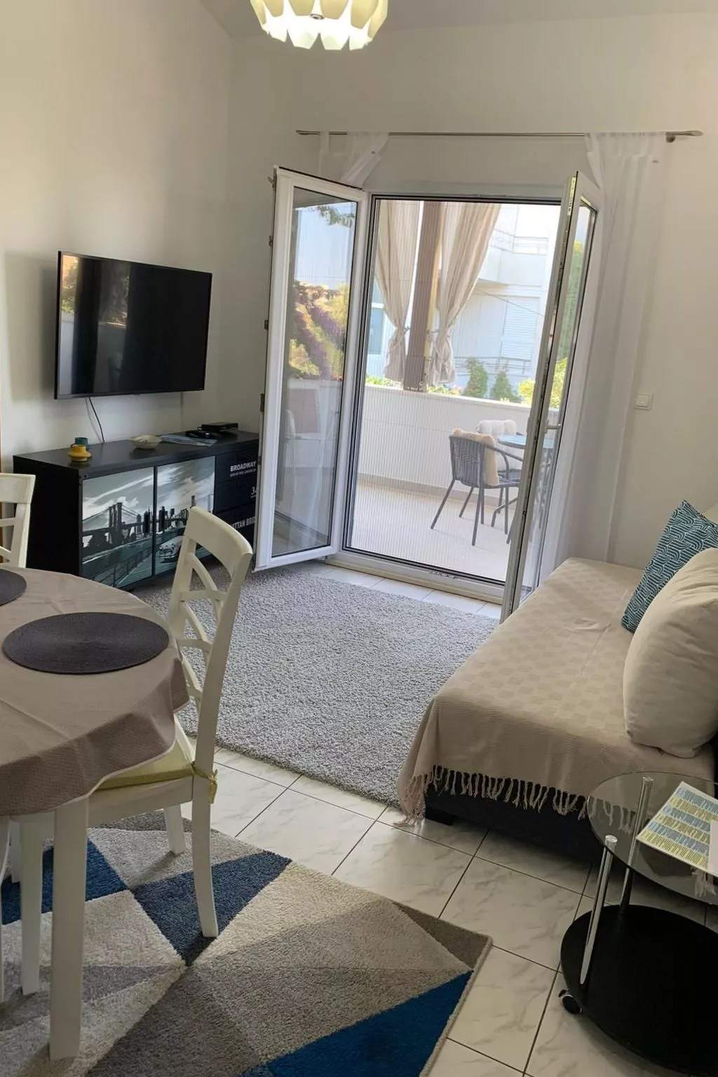 Wohnung "Ivka 1" mit Blick auf das Wasser-Dedans