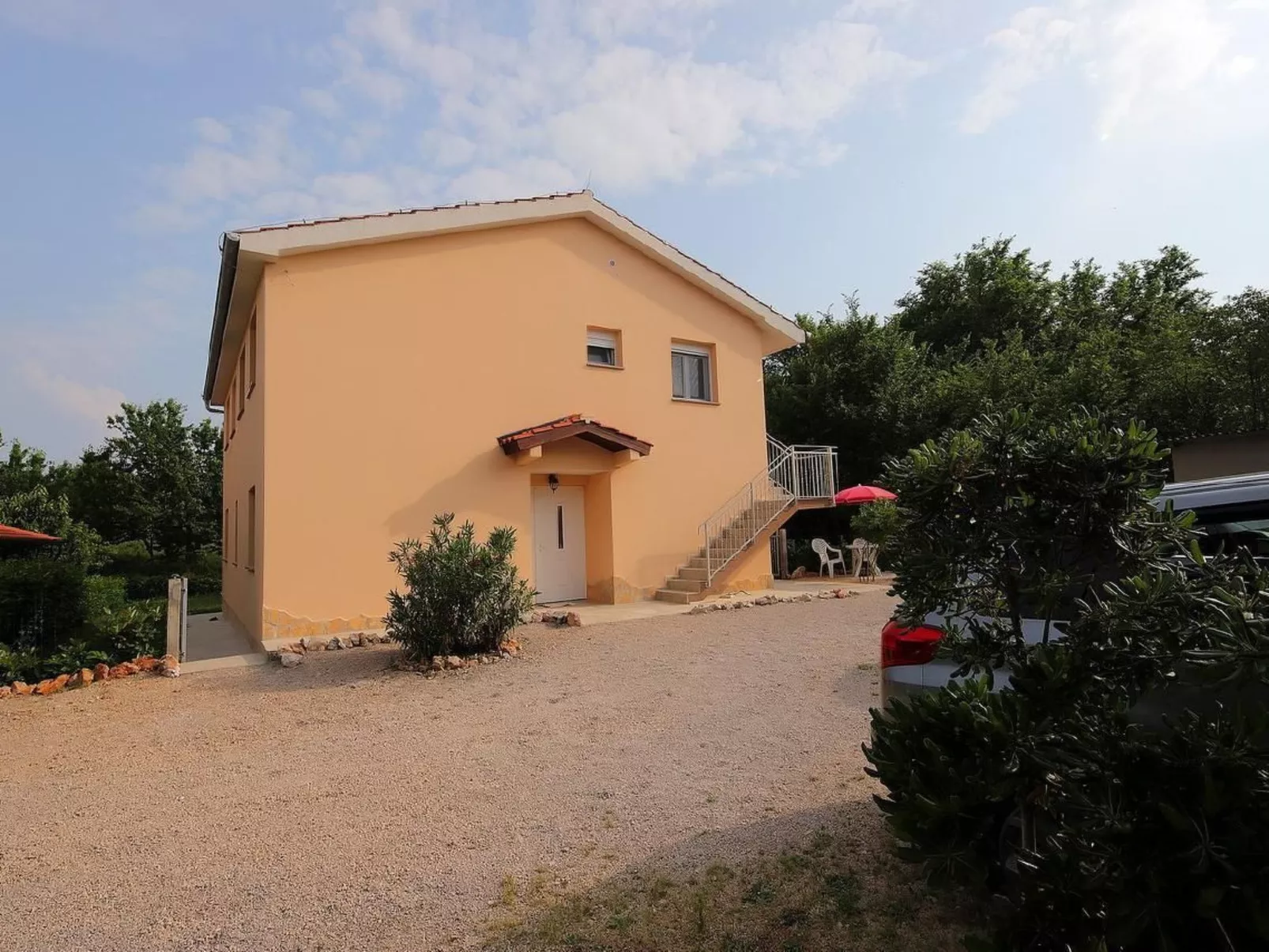 Wohnung in Šilo mit privatem Parkplatz-Draußen