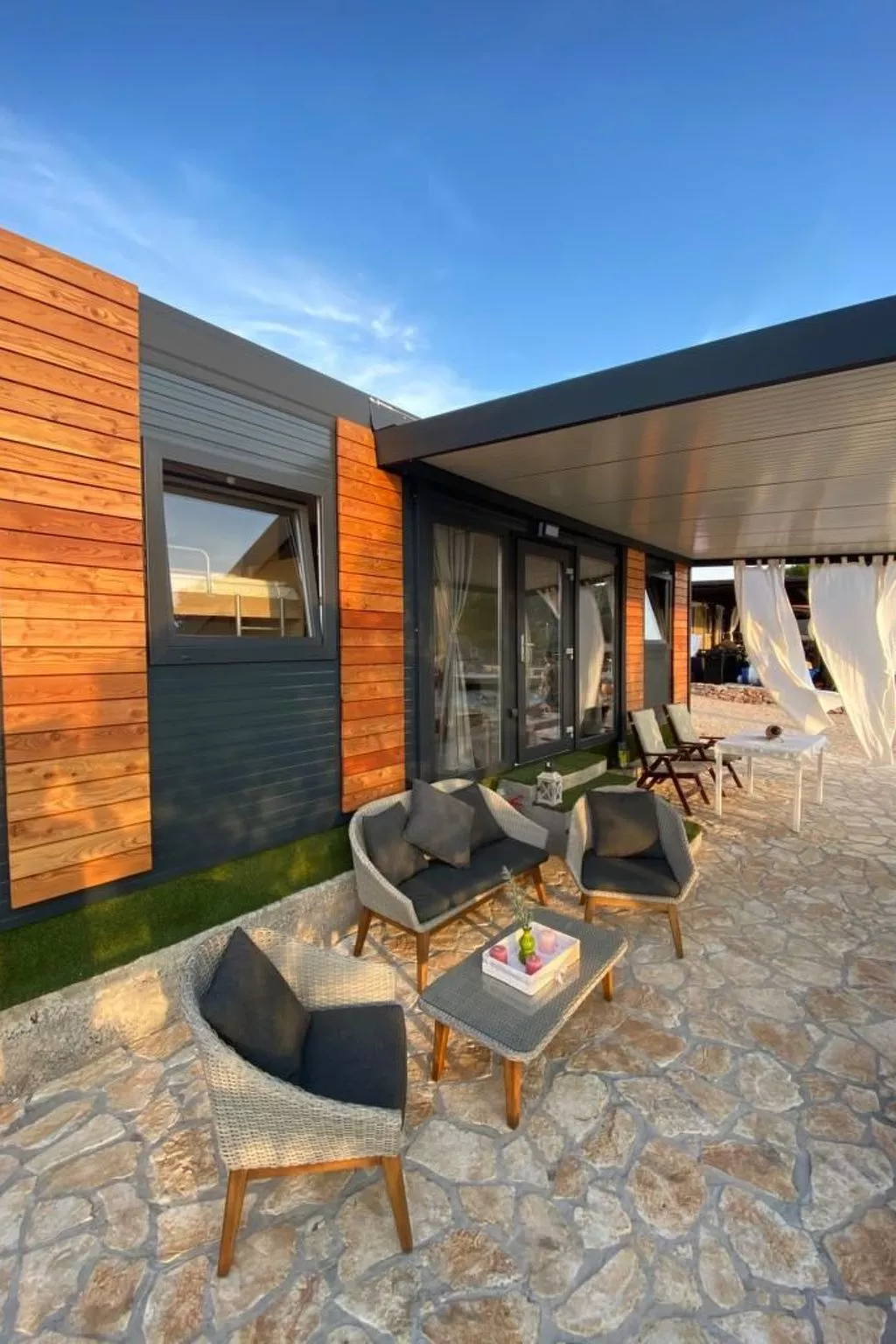 Strandhaus Danica - Ferienanlage Bain, Žut - Kornati-Outside