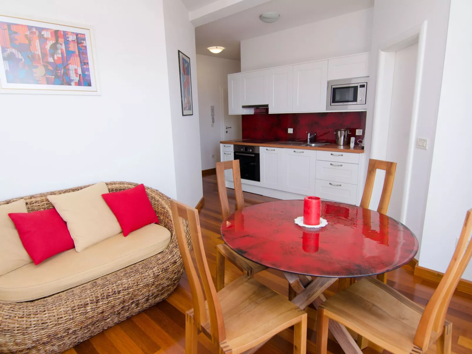 Wohnung für 4 Personen mit Pool-Drinnen