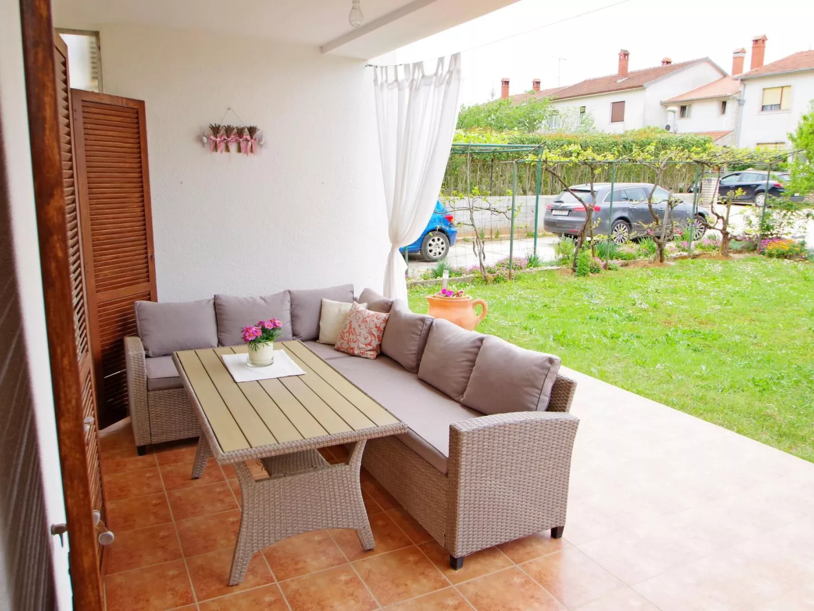 In Vorort von Pula, Valdebek-Inside