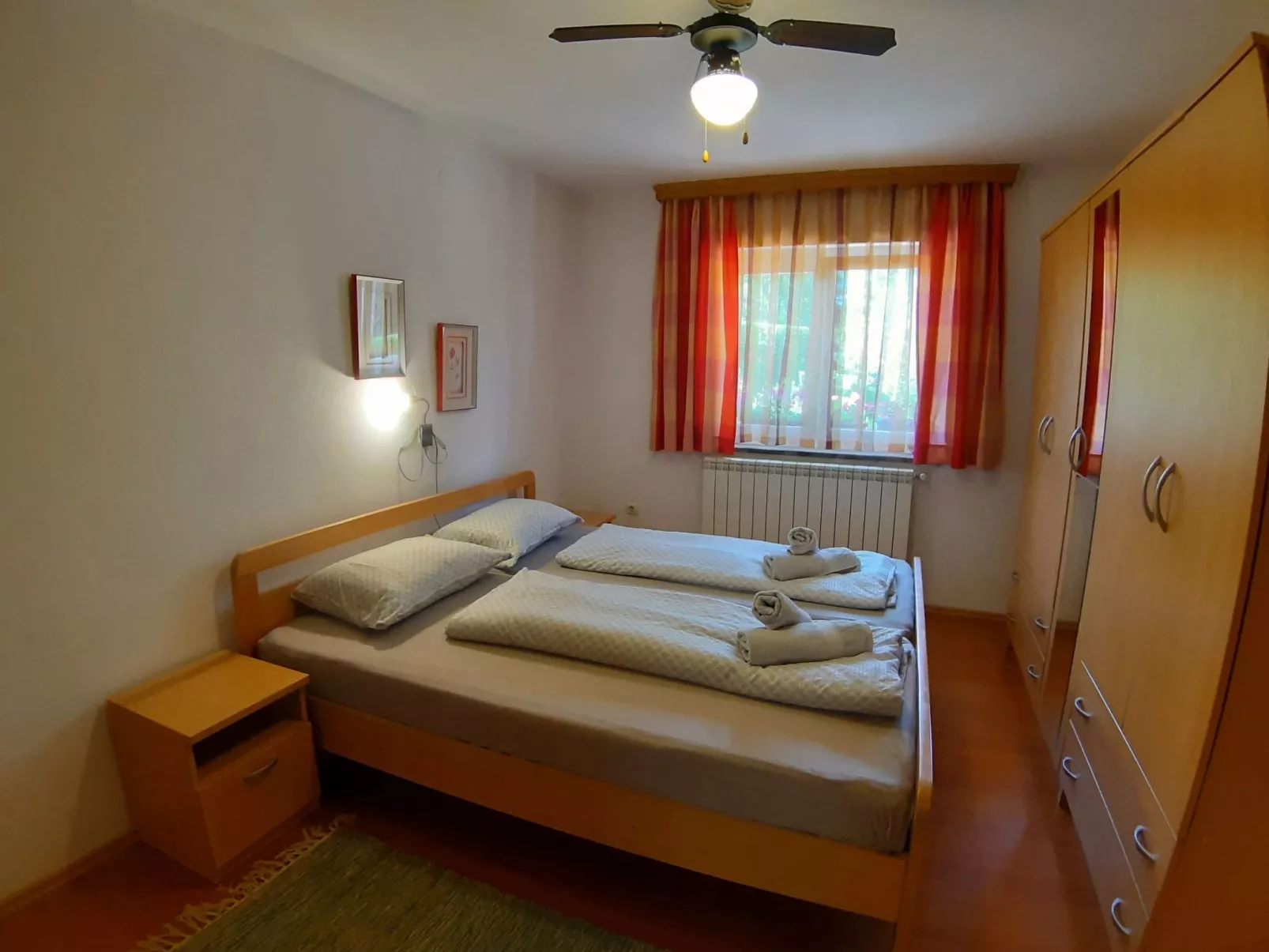 Mit beheiztem Pool-Drinnen