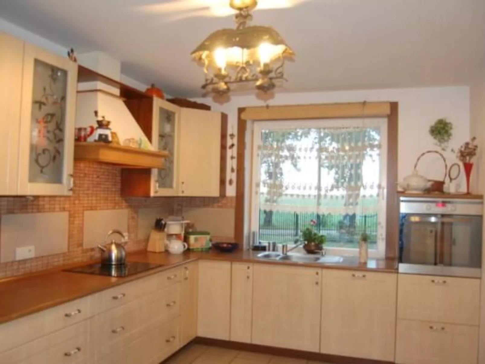 In Bychowo mit Großem Garten-Drinnen