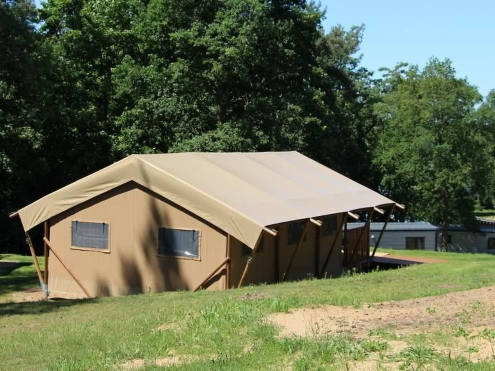 Safarizelt in Hohenlychen mit Garten und Grill-Dehors