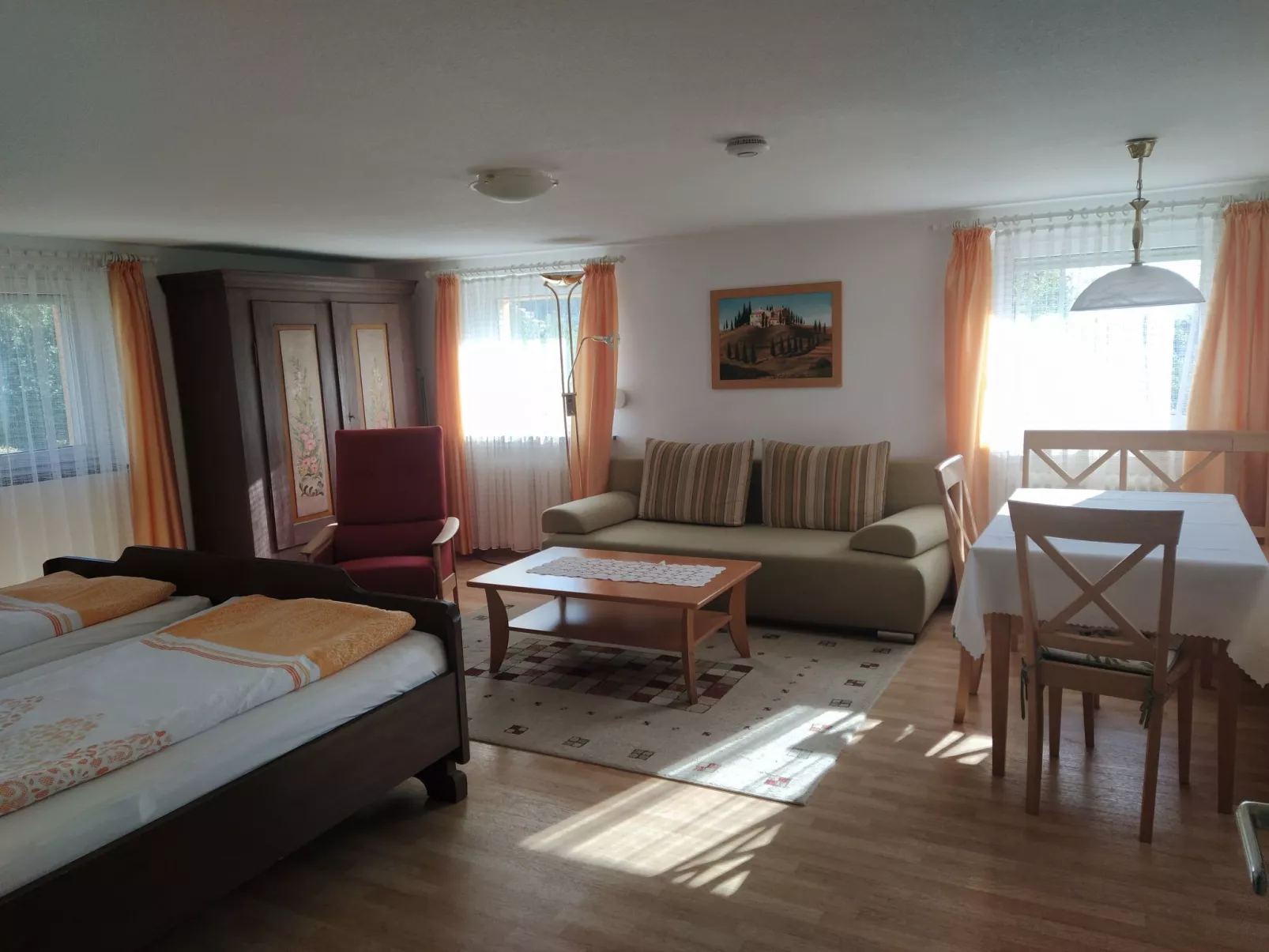 Nette Wohnung in Garitz mit Garten und Terrasse-Drinnen