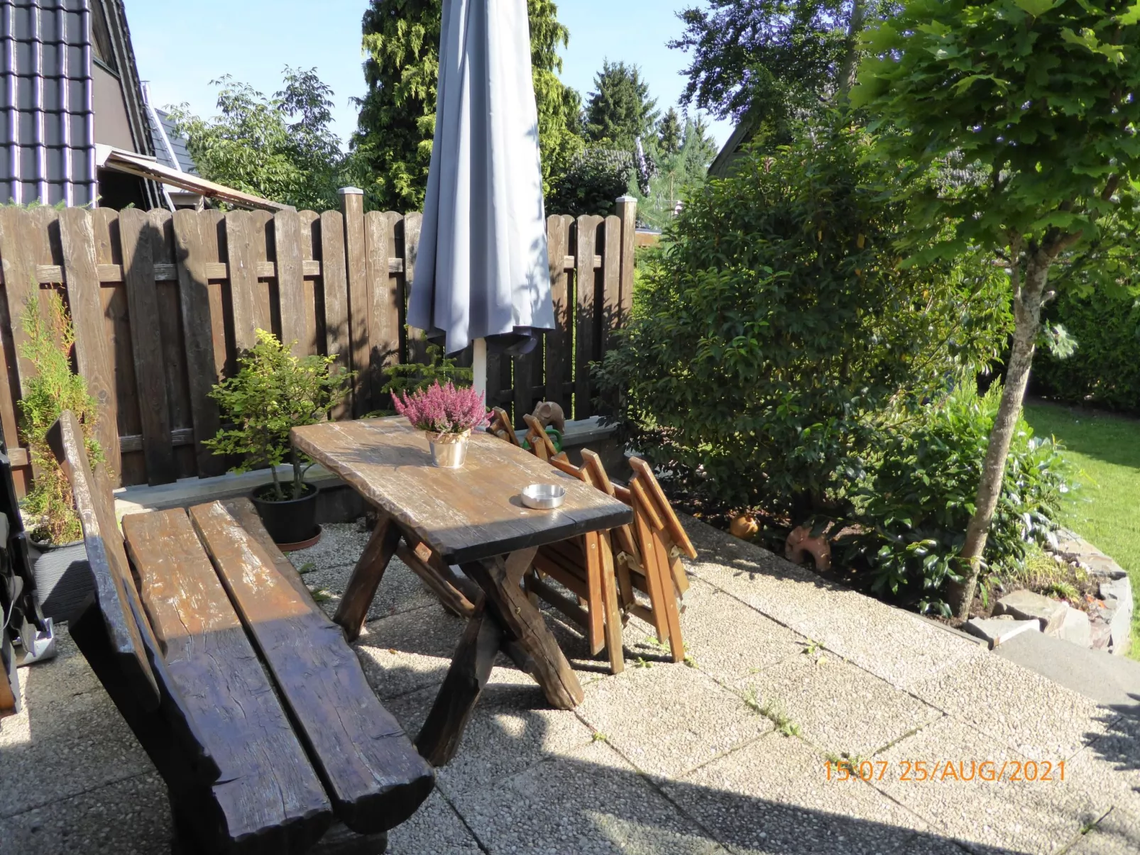 Eifelwaldhäuschen-Draußen