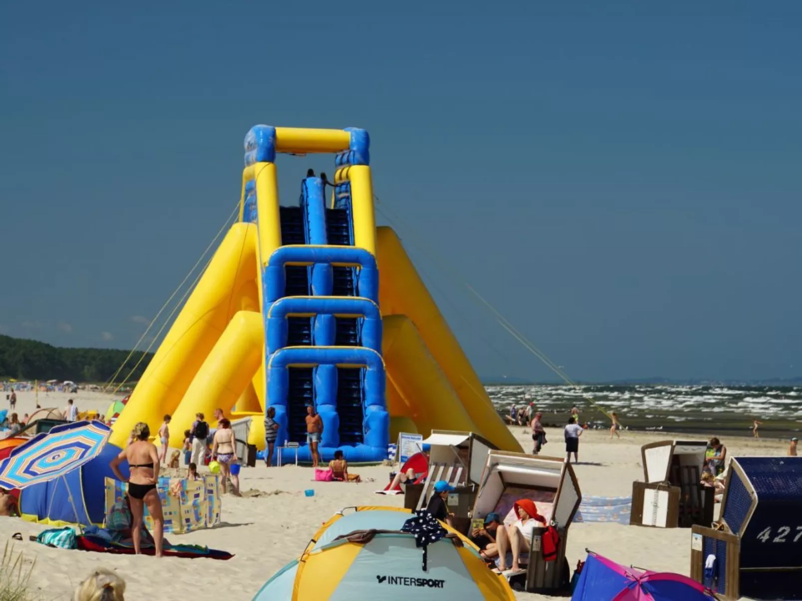 In Peenemünde mit Gepflegtem Garten-Outside