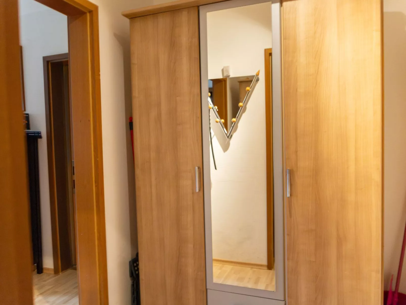 Mit zwei Schlafzimmern und Terrasse-Drinnen