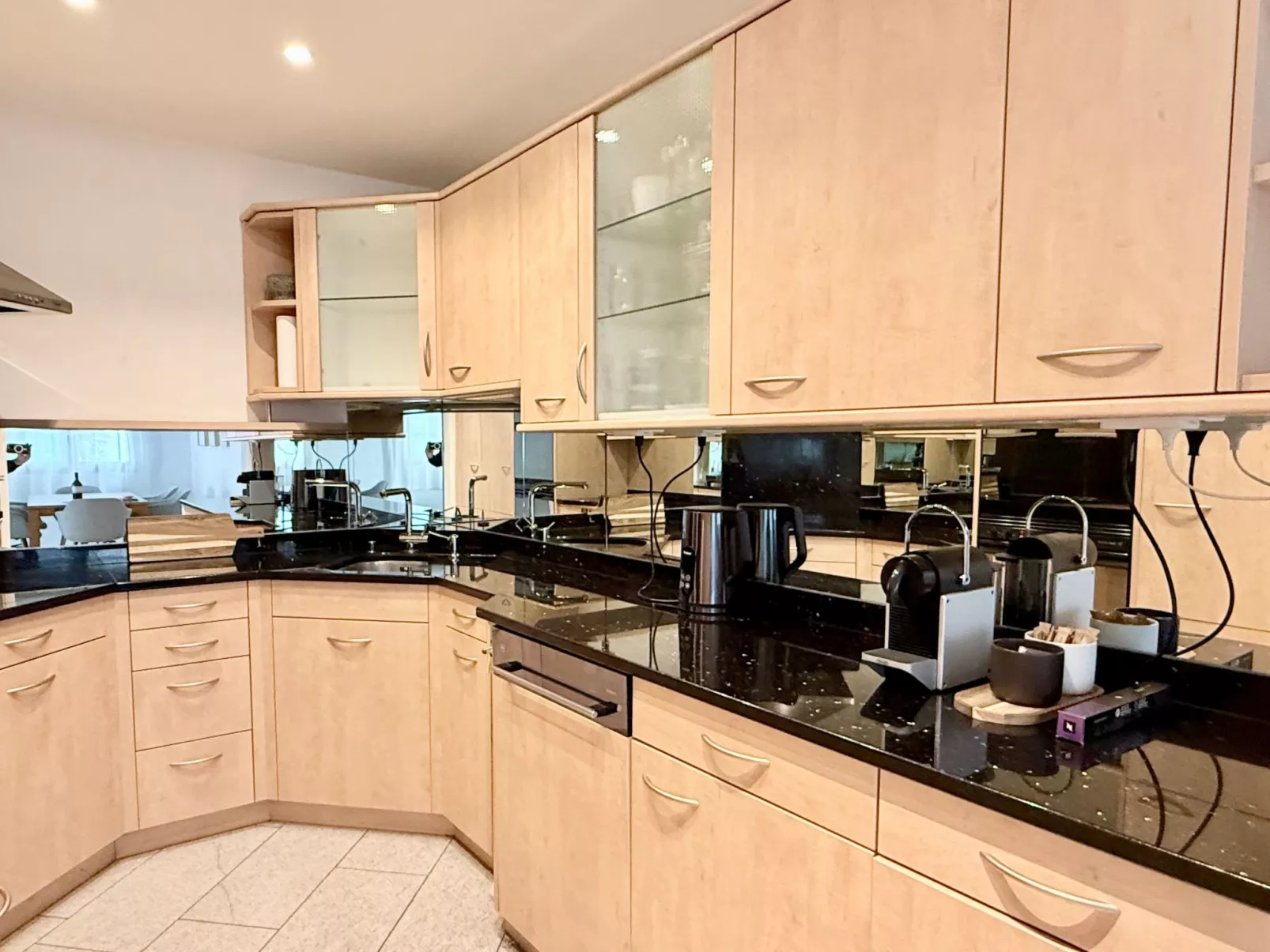 Familienfreundliche und gemütliche 3.5 Wohnung mit Garten-Drinnen