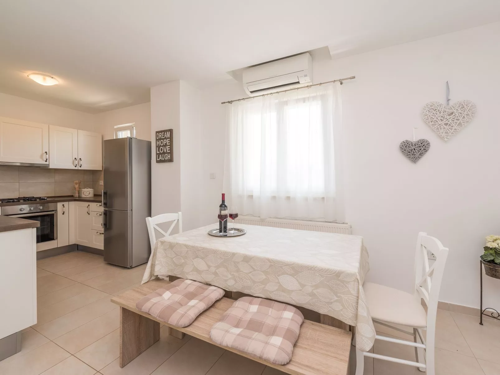 Wohnung Miriam mit Terrasse - TA Leut Agency-Drinnen