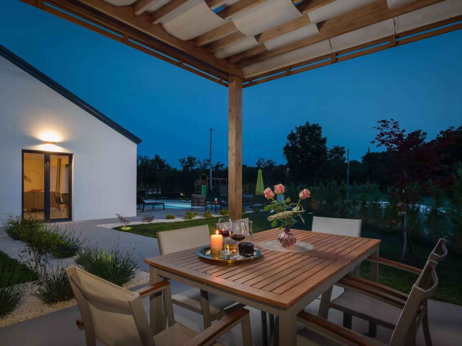 Villa Le in Oklaj-Image-tags.info