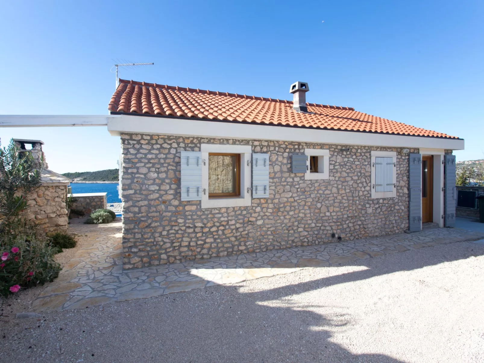 In Sevid mit Gemeinsamer Terrasse und Meerblick-Outside