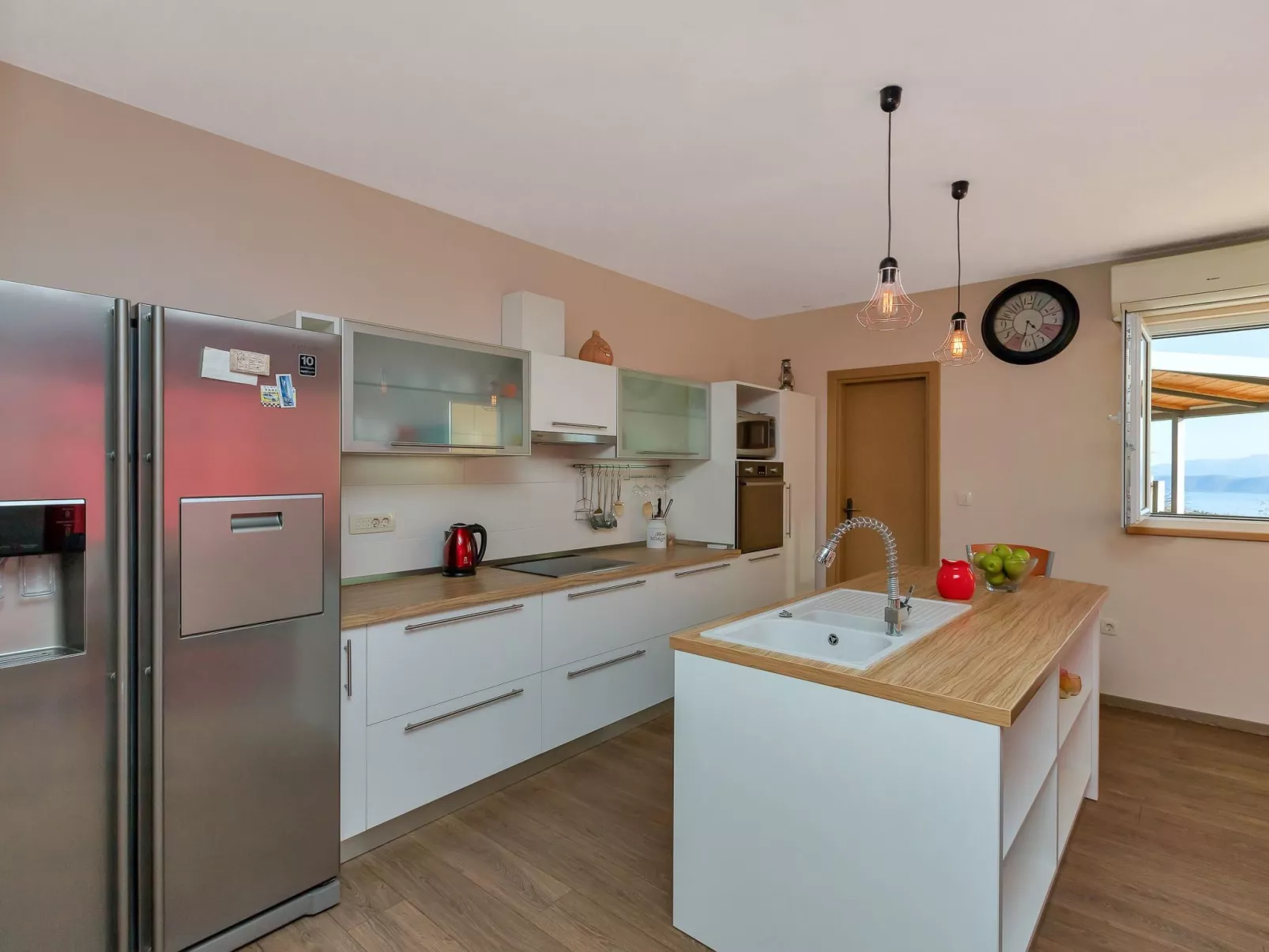 Villa "Lilly" mit Infinity-Pool-Dedans