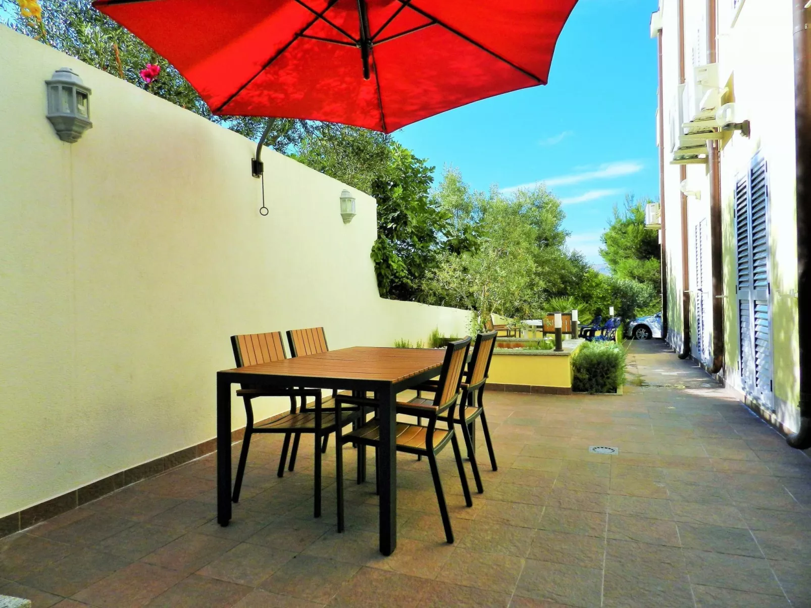 Appartment mit Pool und Whirlpool, Okrug Gornji-Draußen