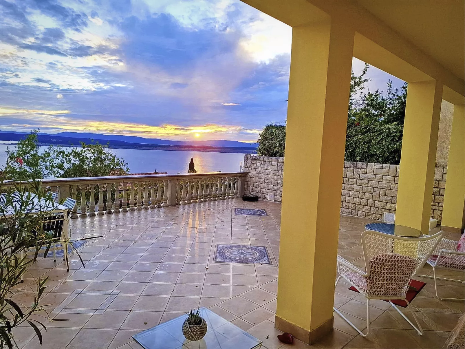 Haus La Dostana-Outside