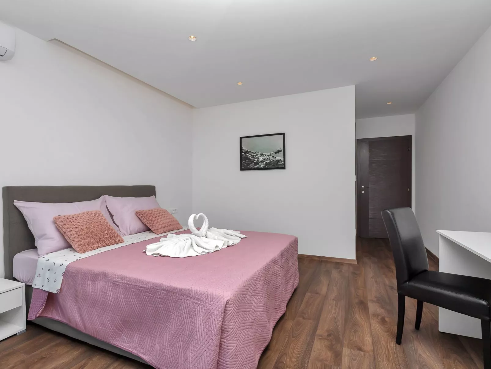 Villa "E"-Image-tags.info