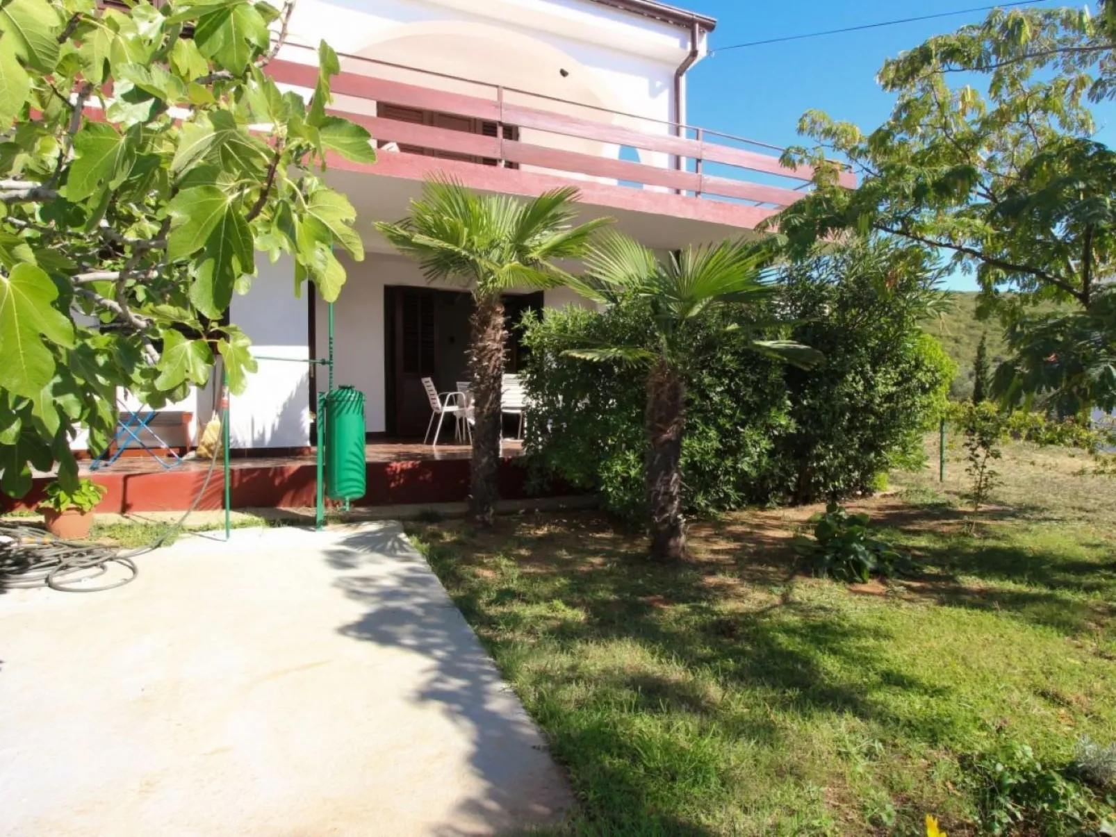"Apartman Nada" mit Terrasse-Dehors