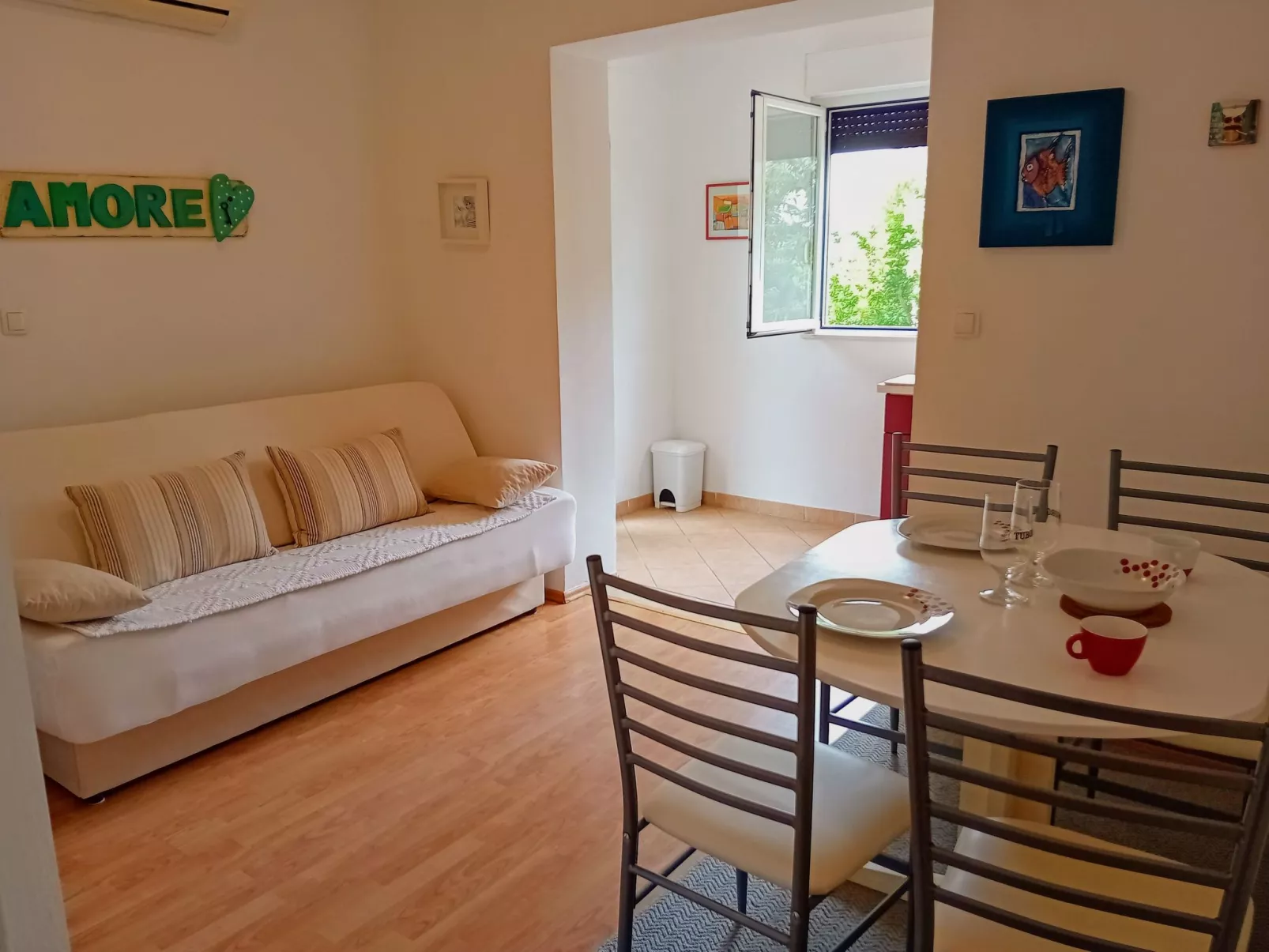 Anwesen "Krasno" mit Terrasse-Dedans