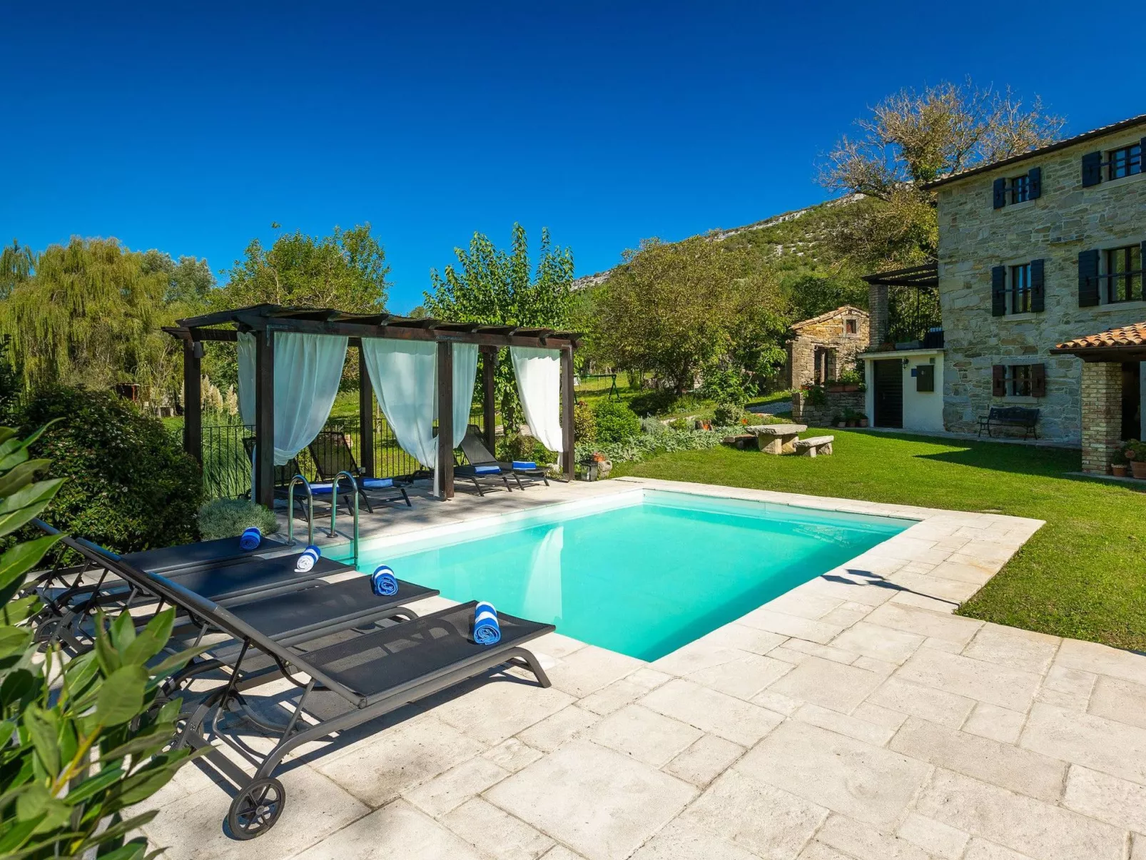 Villa Mulino-Outside