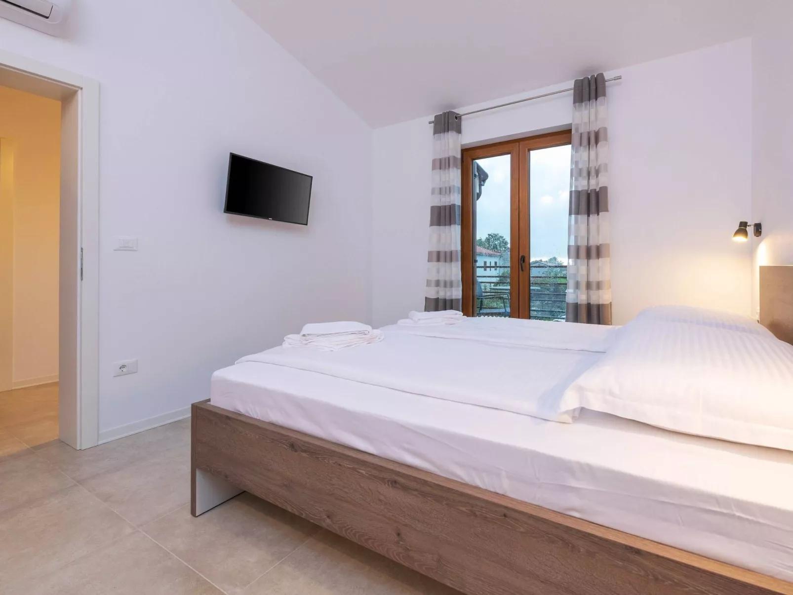 Luca-Image-tags.info