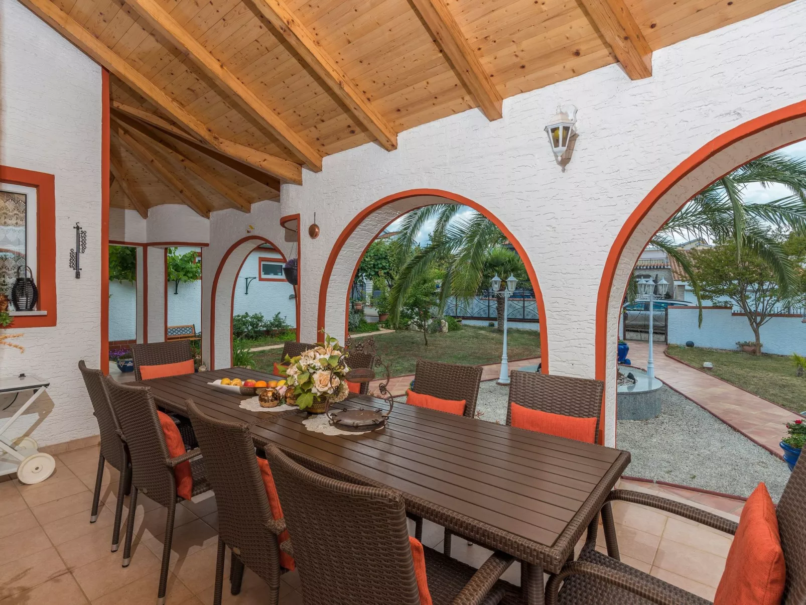 Charmante Familienvilla, in der Hunde willkommen sind-Draußen