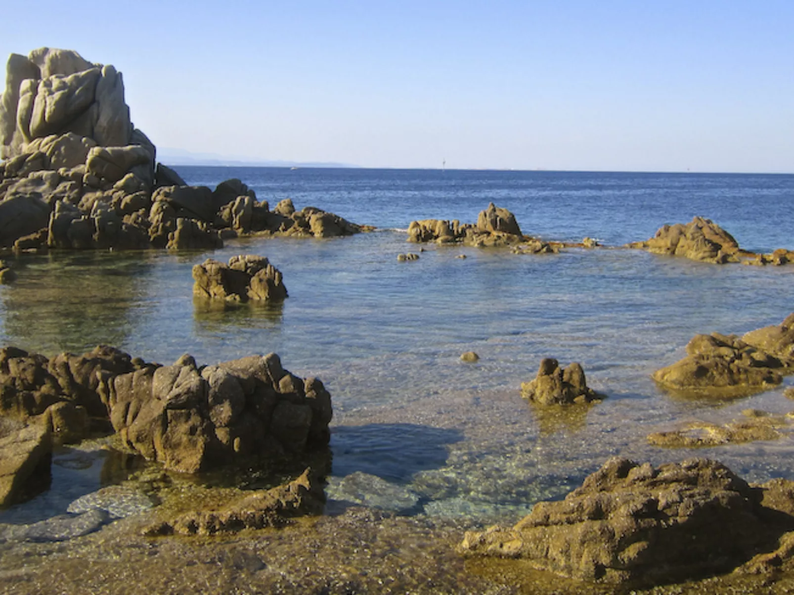 Schöne Wohnung in Residence mit Pool-Draußen