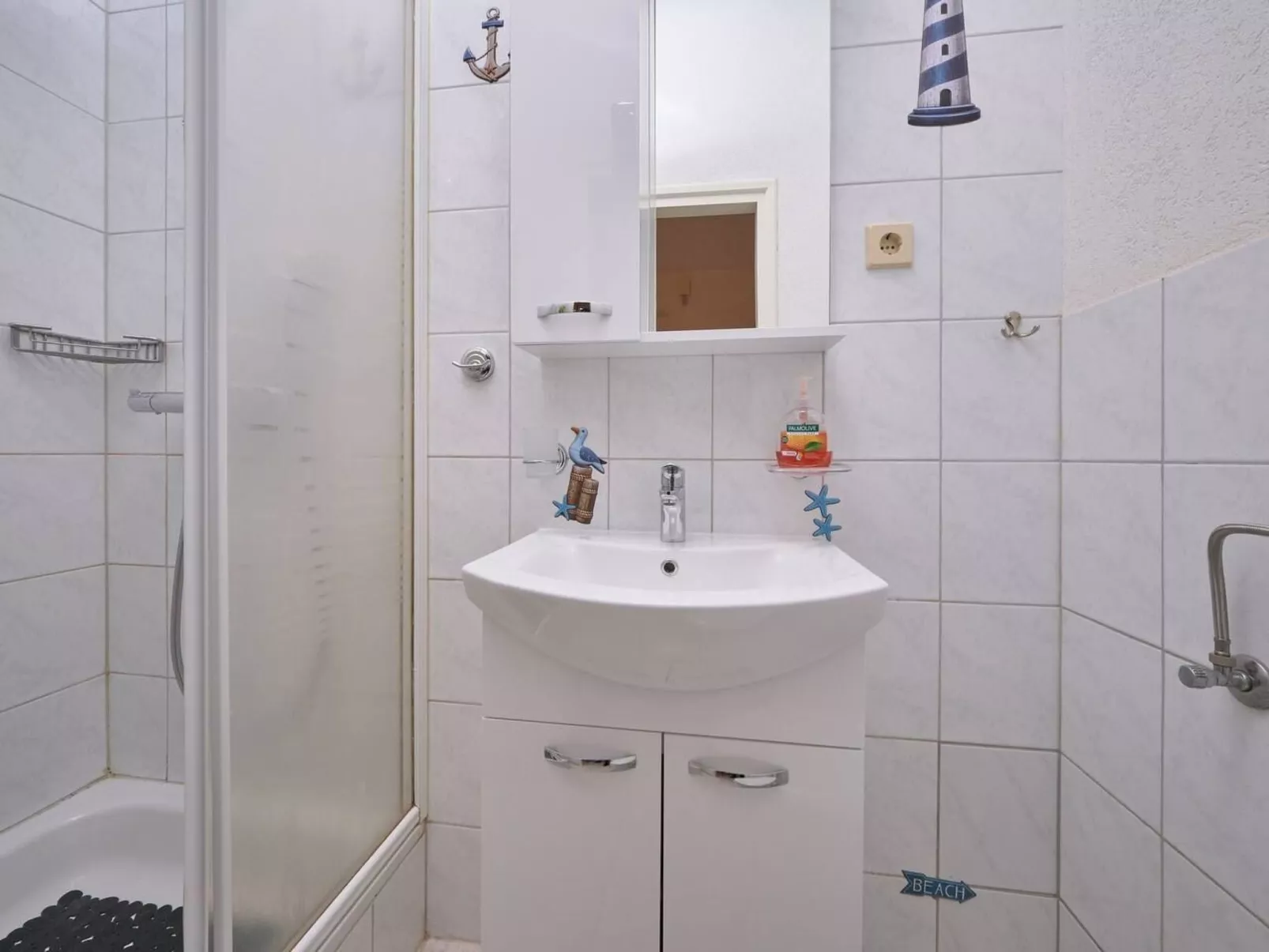 M&M Ferienhaus mit Pool-Drinnen