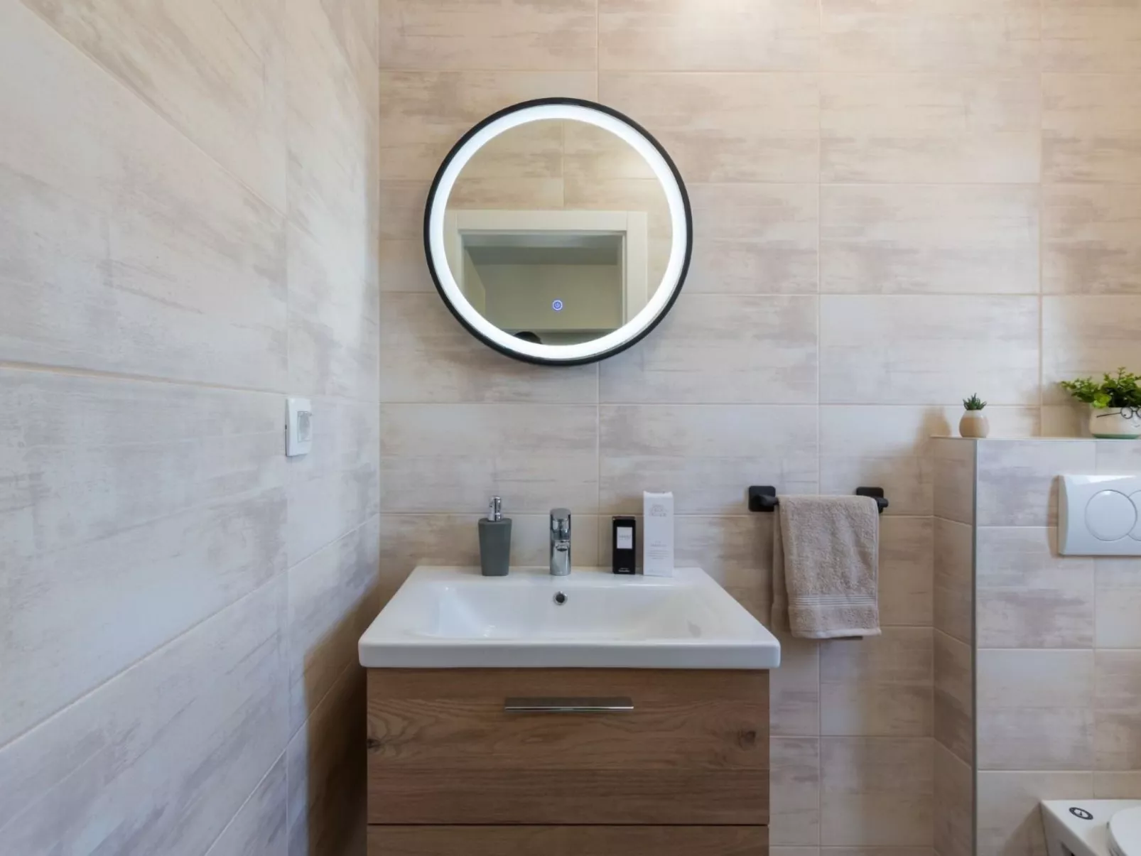 NEU Ferienhaus in Vir -TA Leut Agency-Dedans