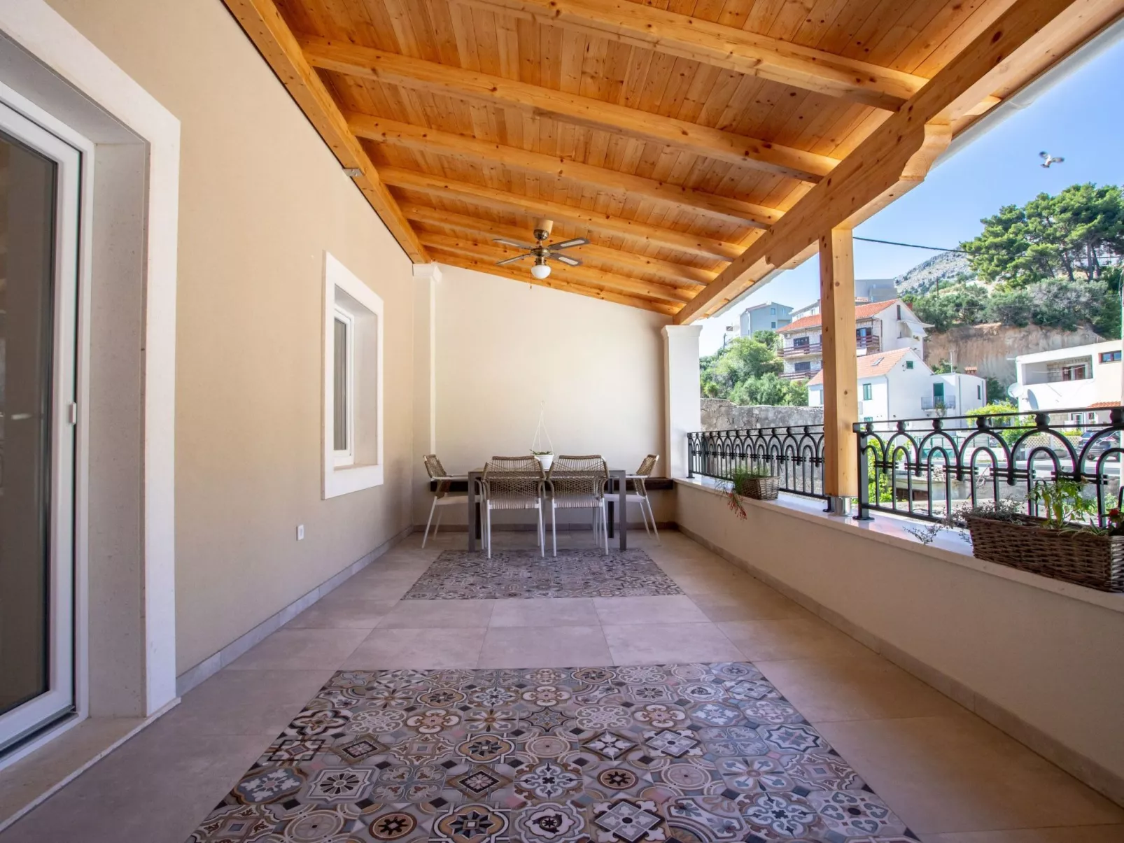 Für 12 Personen ca. 180 m&sup2; in Jesenice, Dalmatien (Gespanschaft Split-Dalm-Dehors